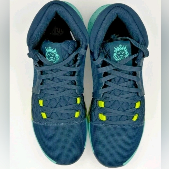 Lebron James Witness VIII Mens Shoes NEW - Picture 2 of 8